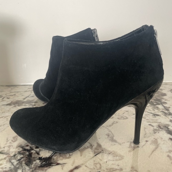 Kenneth Cole Ankle Boots - Picture 9 of 14